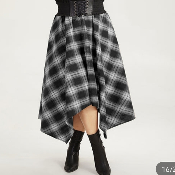 Plaid skirt - Picture 3 of 3